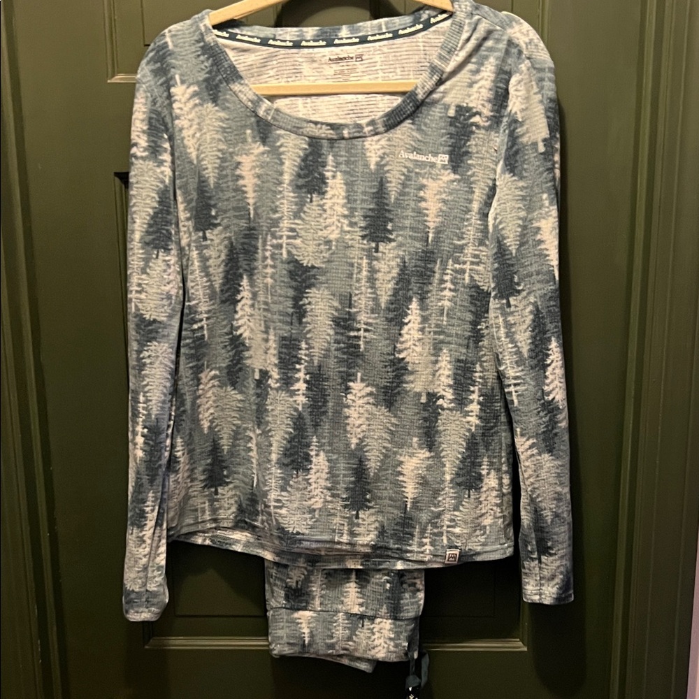 Avalanche green and cream Tree Pattern Pajama Set